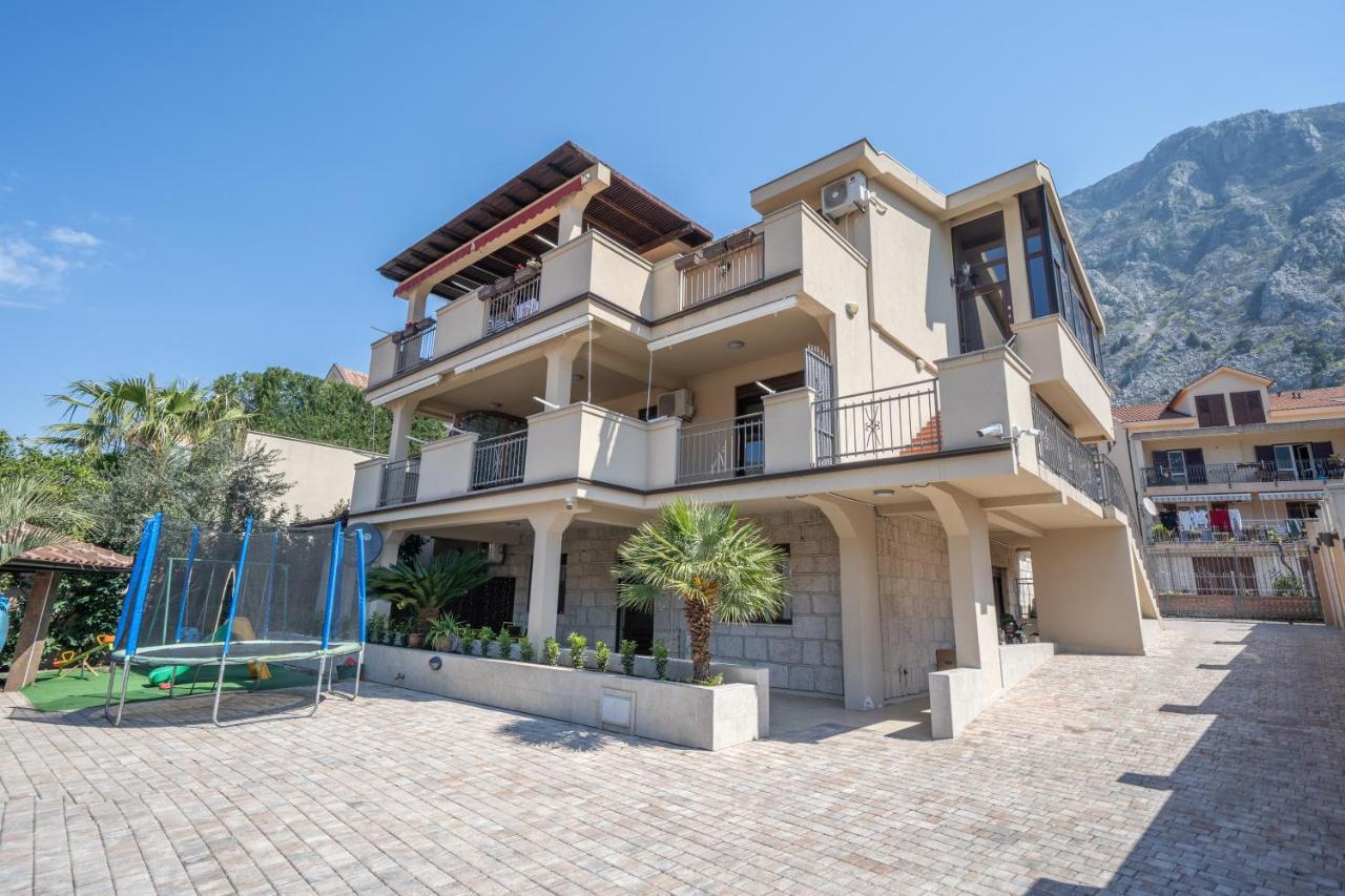 Apartments Milunovic Котор Екстериор снимка