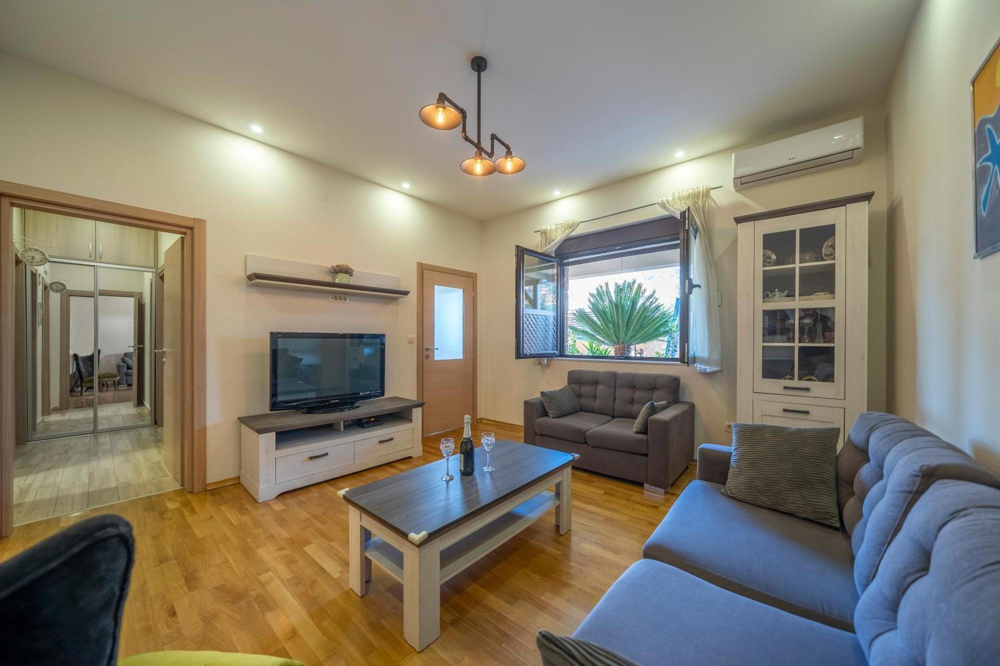 Apartments Milunovic Котор Екстериор снимка