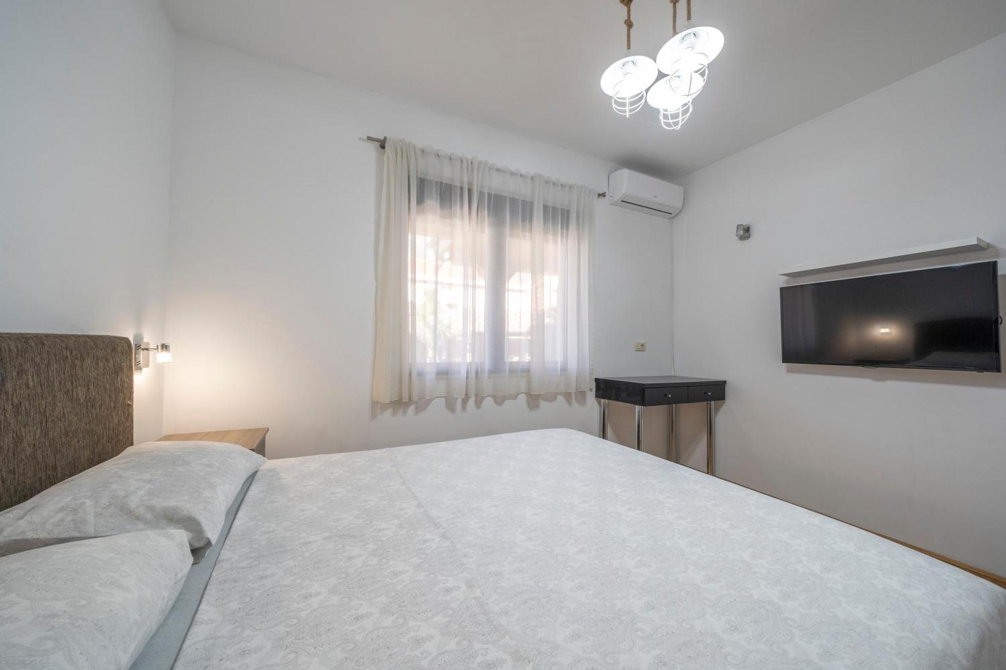 Apartments Milunovic Котор Екстериор снимка